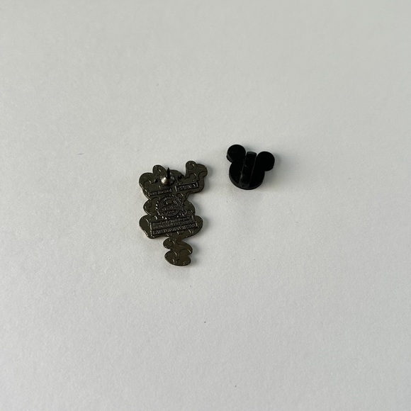 Disney Winnie the Pooh Tigger Cuties Mystery Pack Pin - Picture 2 of 2